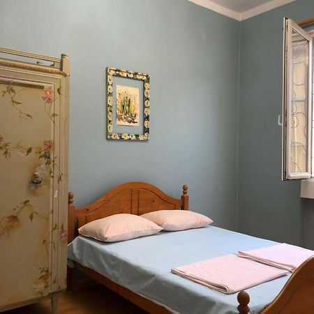 Guest House One Two Three Tbilisi Ngoại thất bức ảnh