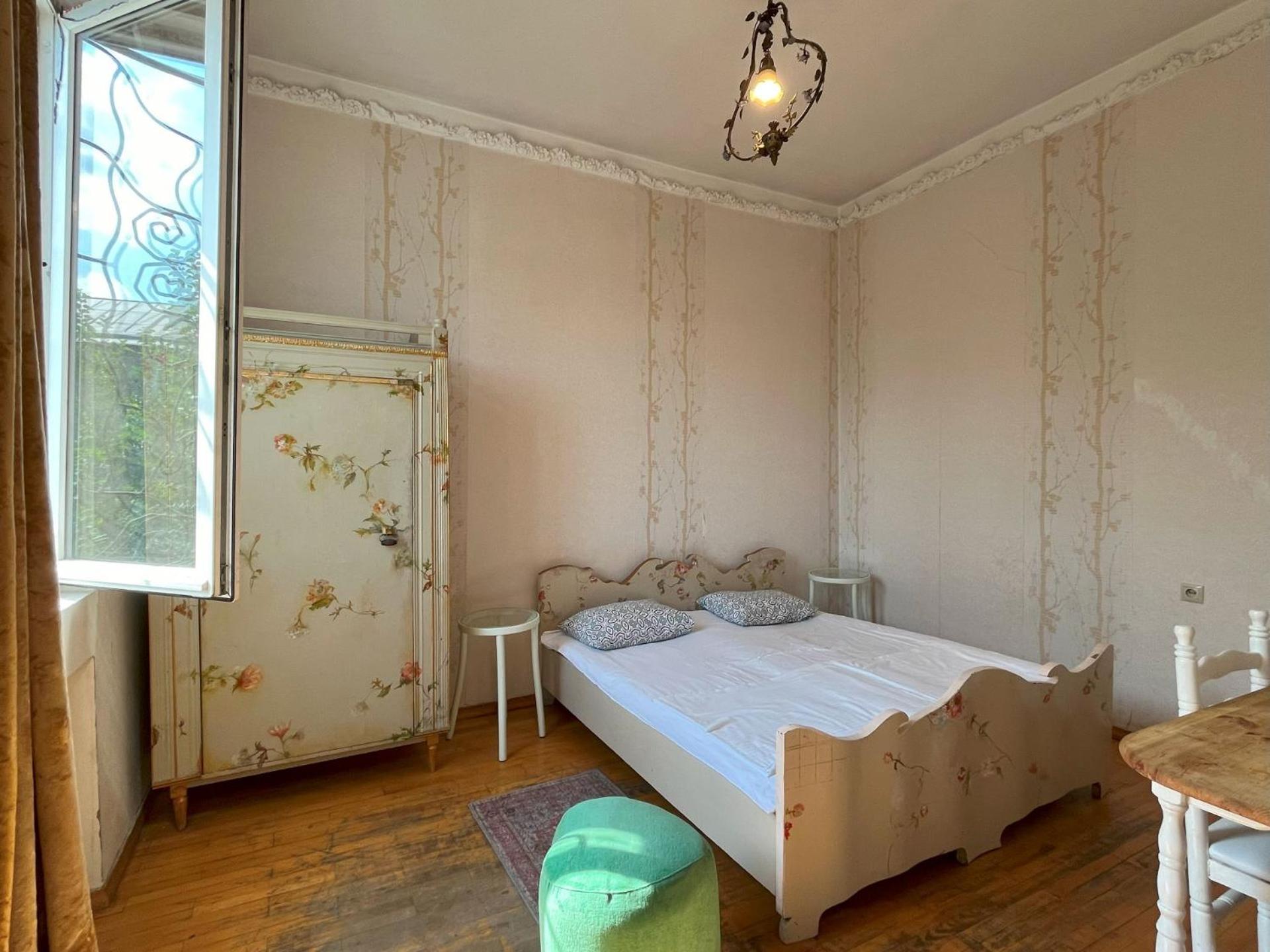 Guest House One Two Three Tbilisi Ngoại thất bức ảnh