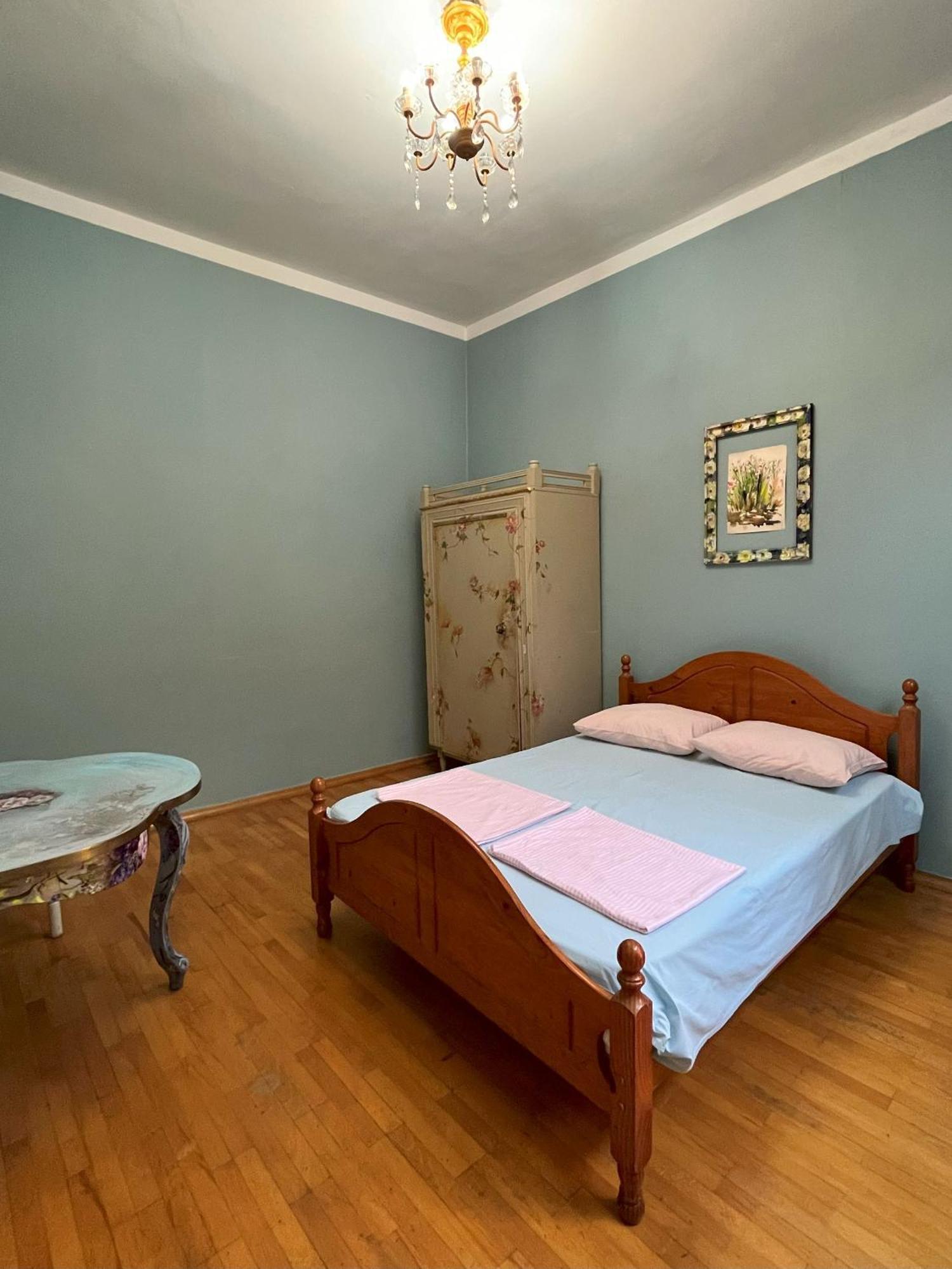 Guest House One Two Three Tbilisi Ngoại thất bức ảnh