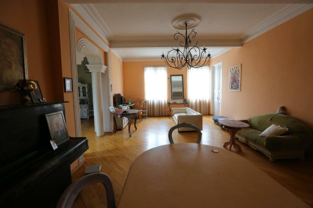 Guest House One Two Three Tbilisi Ngoại thất bức ảnh