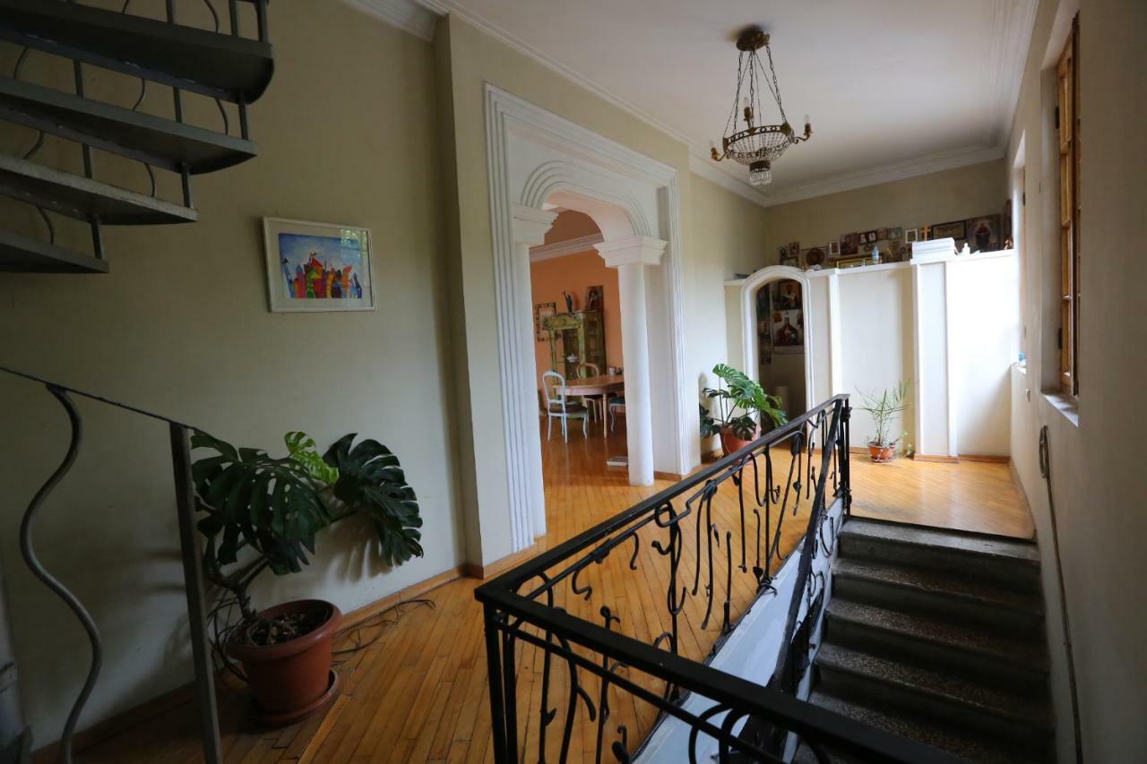 Guest House One Two Three Tbilisi Ngoại thất bức ảnh